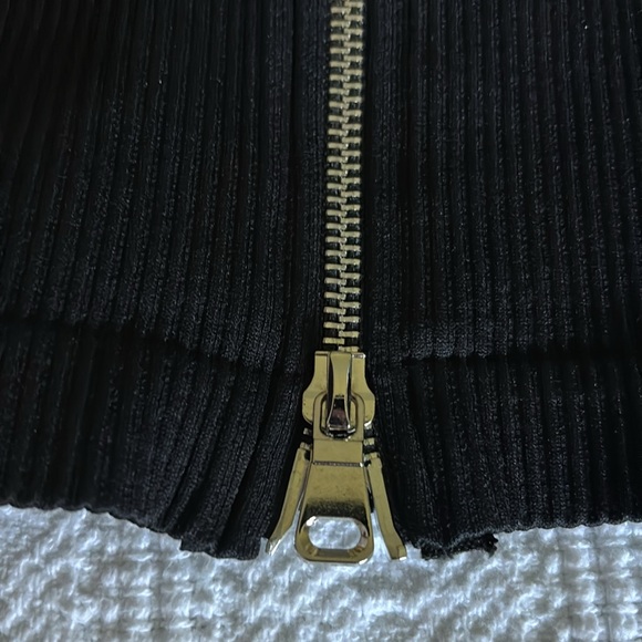 174 - Zip Up Ribbed Tank - Picture 4 of 6